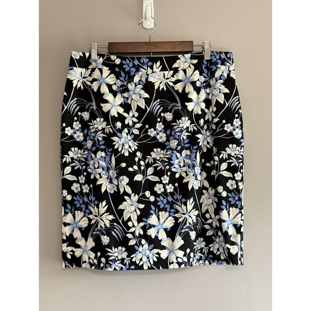 TALBOTS Garden Floral Pencil Skirt Sateen Office Career Knee Black Blue 16 Pet - Picture 3 of 16
